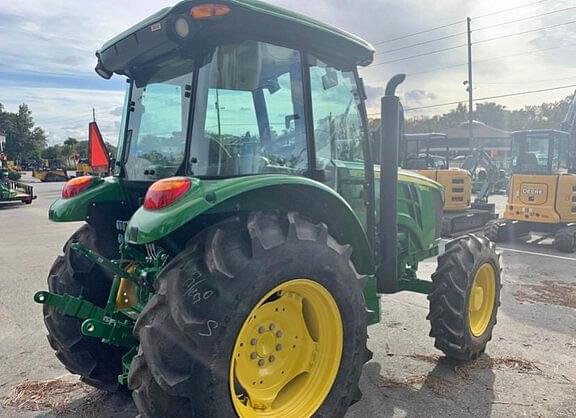 Image of John Deere 5100E equipment image 3