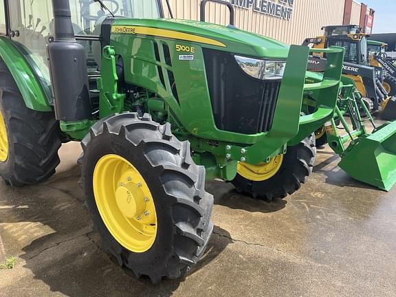 Image of John Deere 5100E equipment image 3