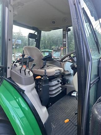Image of John Deere 5100E equipment image 3