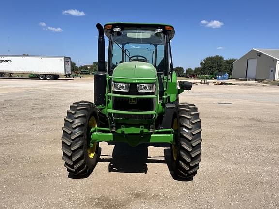 Image of John Deere 5100E equipment image 4