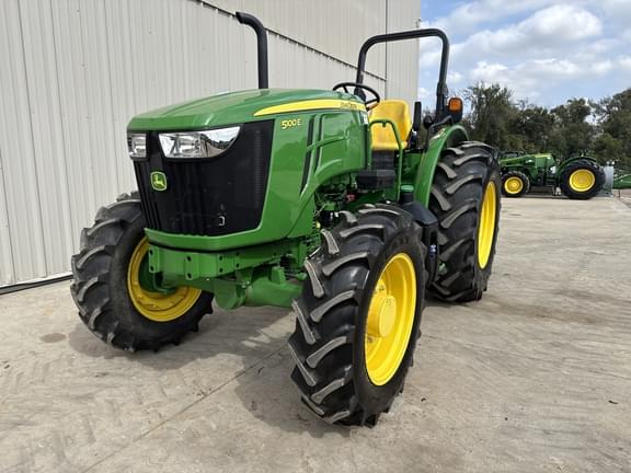 Image of John Deere 5100E equipment image 3