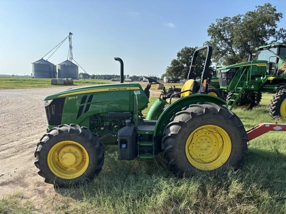 Image of John Deere 5100E equipment image 2