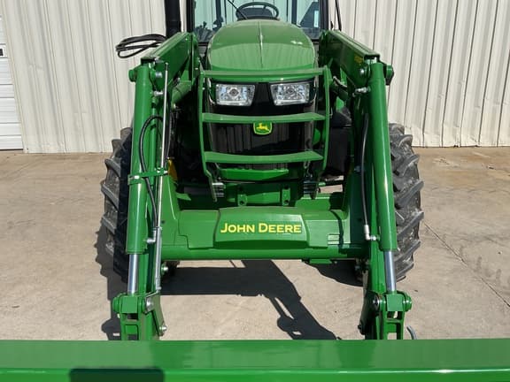 Image of John Deere 5100E equipment image 4
