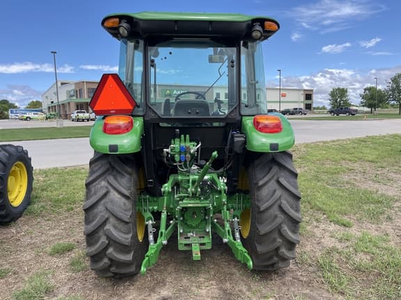 Image of John Deere 5100E equipment image 4