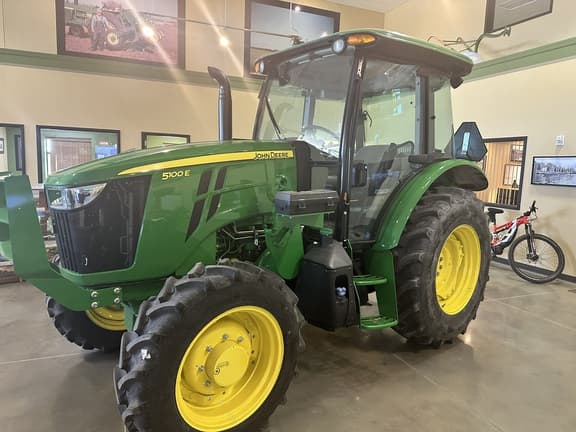 Image of John Deere 5100E equipment image 1