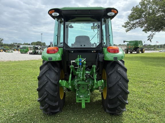 Image of John Deere 5100E equipment image 3