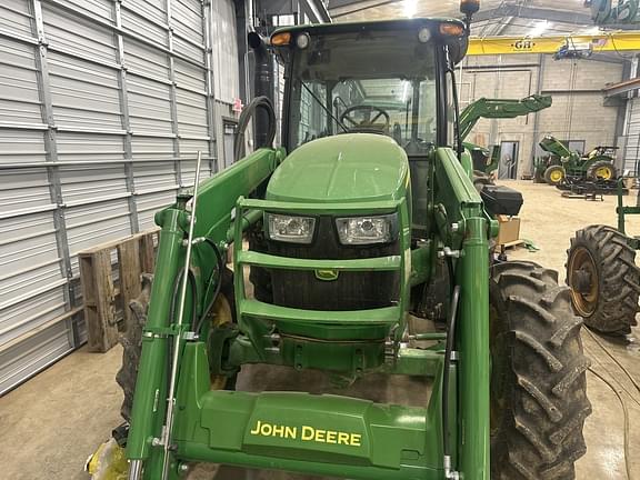 Image of John Deere 5100E equipment image 4