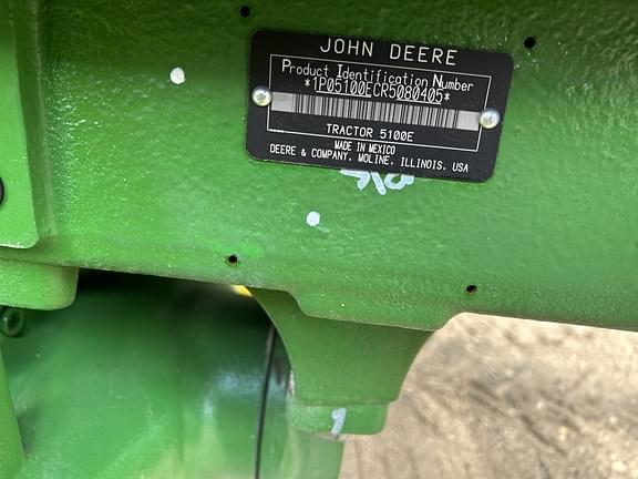Image of John Deere 5100E equipment image 3