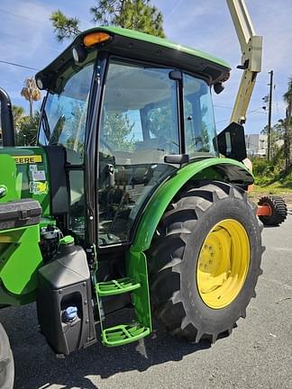 Image of John Deere 5100E equipment image 2