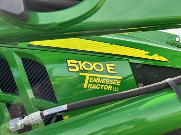 Image of John Deere 5100E equipment image 3