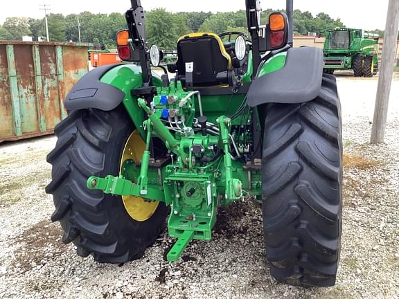 Image of John Deere 5100E equipment image 3