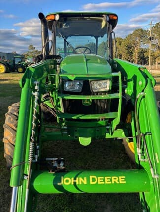 Image of John Deere 5100E equipment image 3