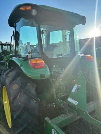 Image of John Deere 5100E equipment image 4