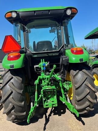 Image of John Deere 5100E equipment image 3