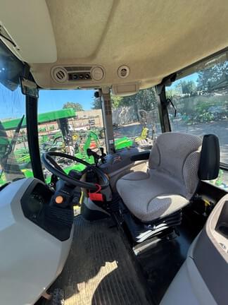 Image of John Deere 5100E equipment image 4