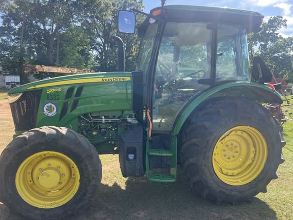 Image of John Deere 5100E equipment image 3