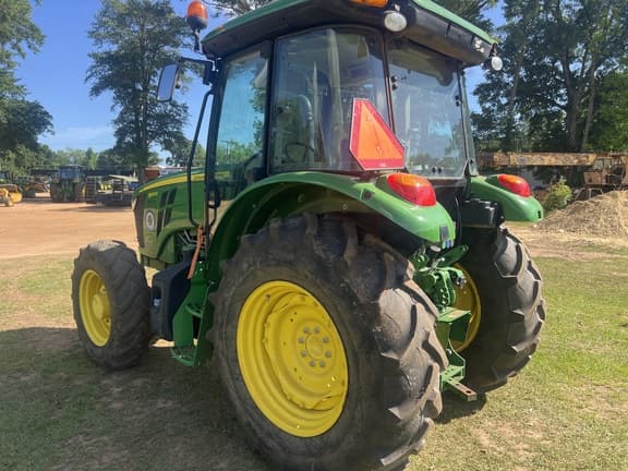 Image of John Deere 5100E equipment image 4