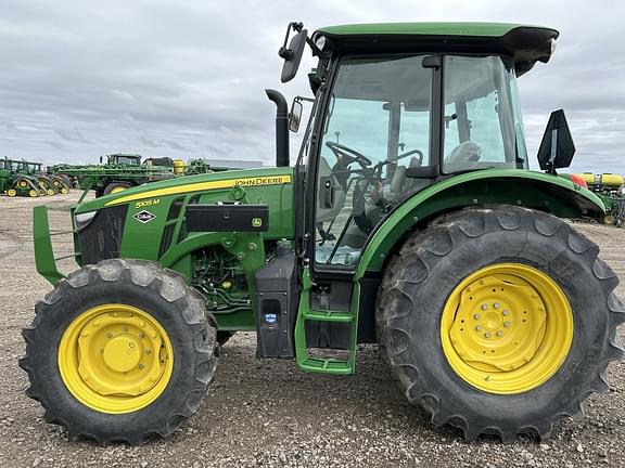 Image of John Deere 5105M equipment image 2