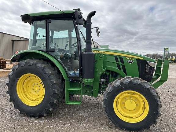 Image of John Deere 5105M equipment image 4