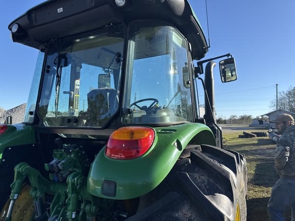 Image of John Deere 5105M equipment image 3