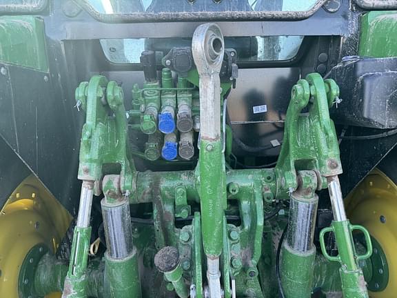 Image of John Deere 5105M equipment image 4