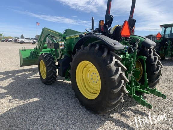 Image of John Deere 5105M equipment image 3