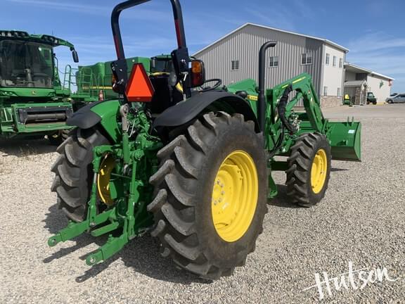 Image of John Deere 5105M equipment image 2