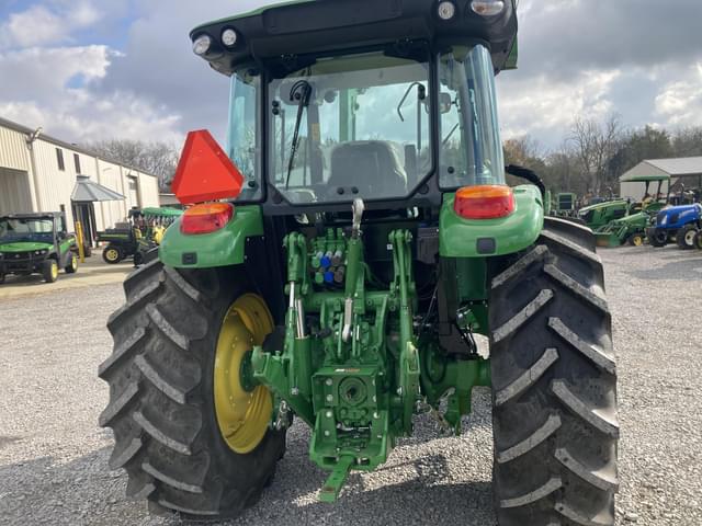 Image of John Deere 5105M equipment image 4