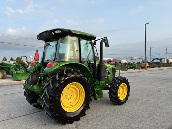 Image of John Deere 5105M equipment image 4