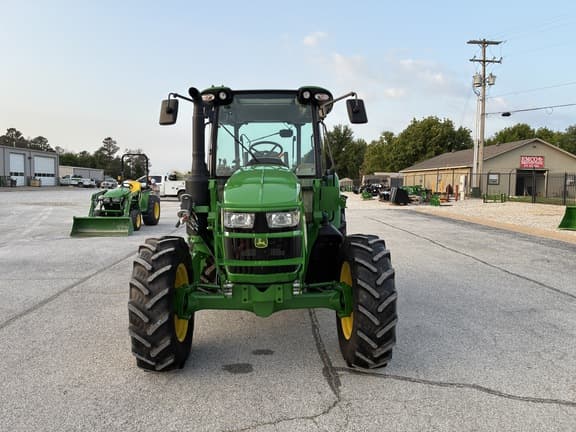 Image of John Deere 5105M equipment image 2