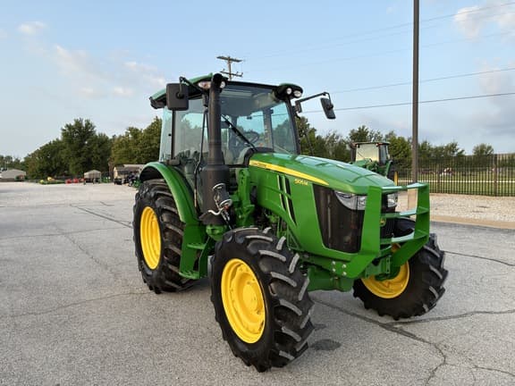 Image of John Deere 5105M equipment image 3