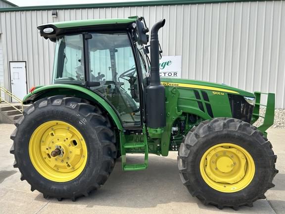 Image of John Deere 5105M equipment image 2