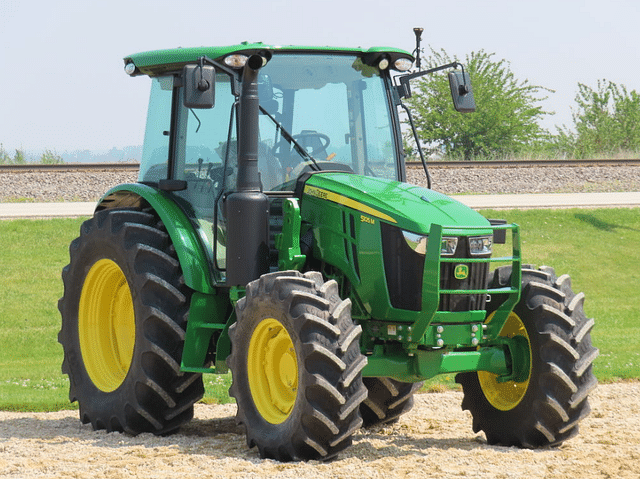Image of John Deere 5105M equipment image 1