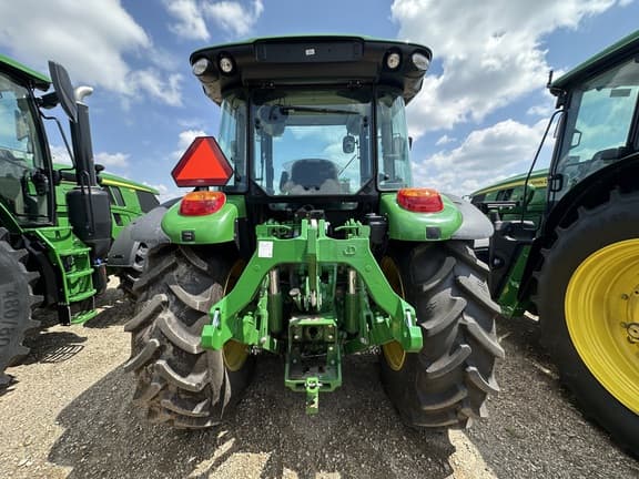 Image of John Deere 5105M equipment image 2