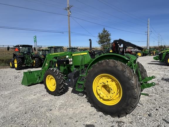 Image of John Deere 5105M equipment image 4