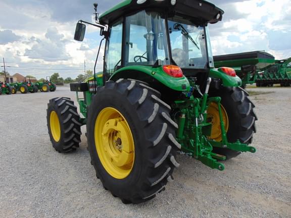 Image of John Deere 5105M equipment image 2