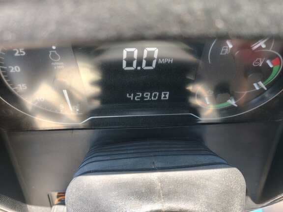 Image of John Deere 5105M Image 0