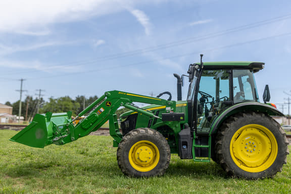 Image of John Deere 5105M equipment image 2