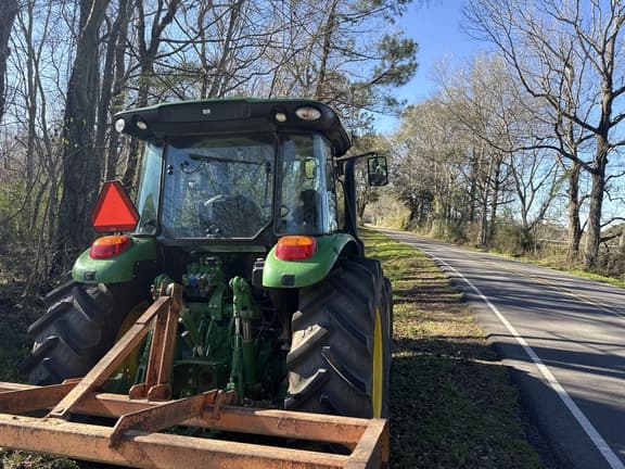 Image of John Deere 5105M equipment image 4