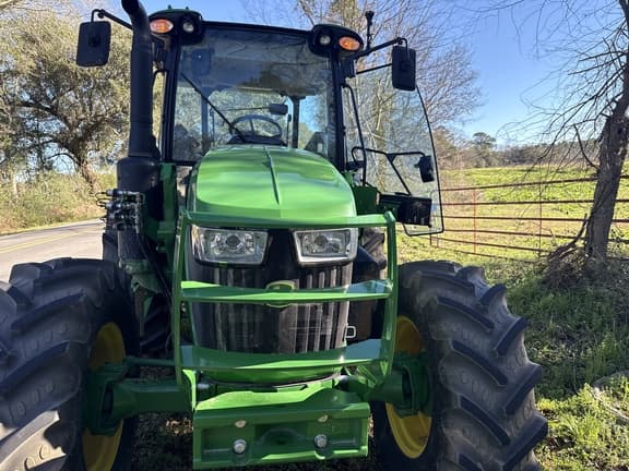 Image of John Deere 5105M equipment image 1