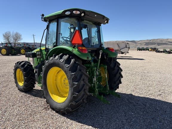 Image of John Deere 5105M equipment image 3
