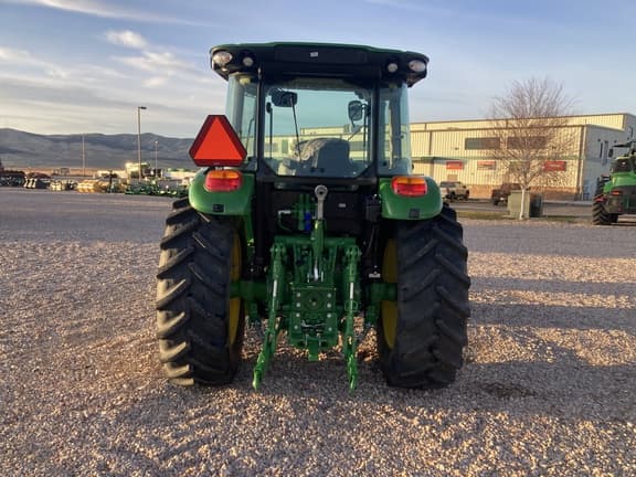 Image of John Deere 5105M equipment image 3
