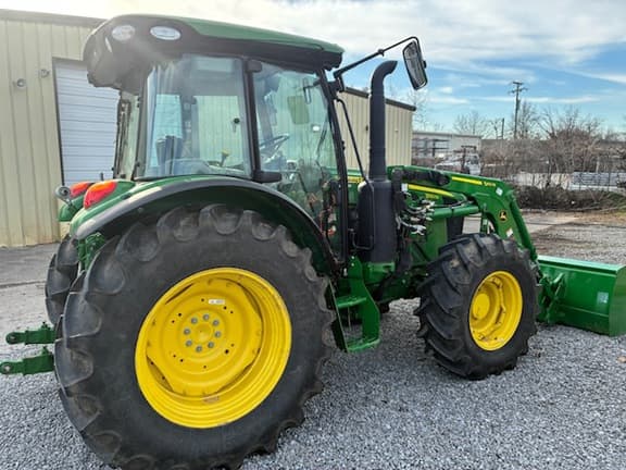 Image of John Deere 5120M equipment image 3