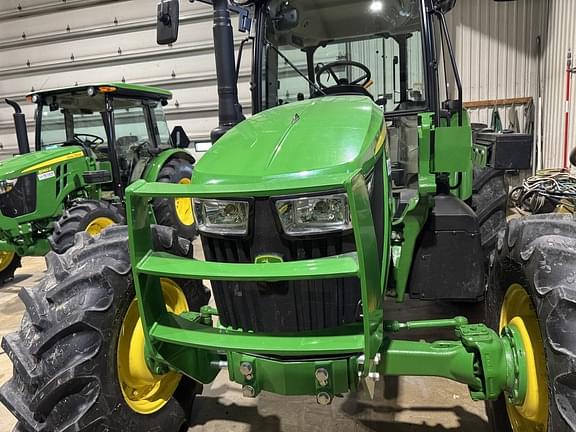 Image of John Deere 5120M equipment image 3