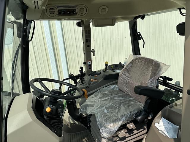 Image of John Deere 5120M equipment image 4