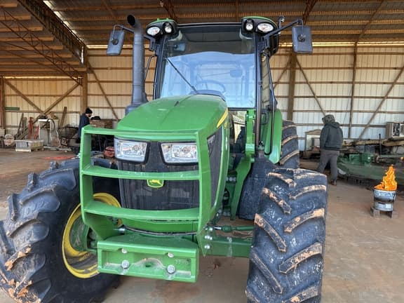 Image of John Deere 5120M equipment image 4
