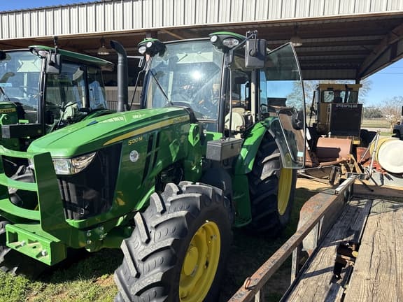 Image of John Deere 5120M equipment image 2