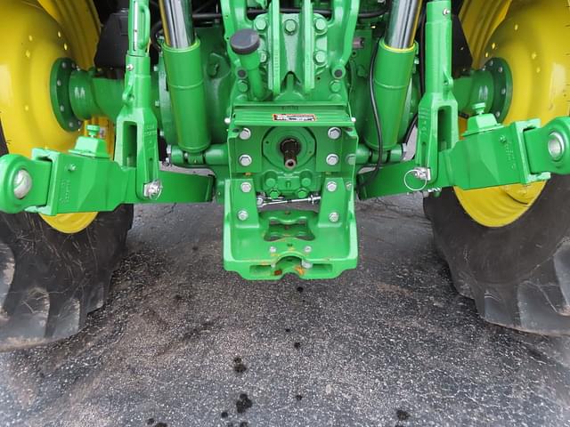 Image of John Deere 5120M equipment image 4