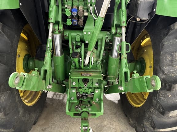 Image of John Deere 5120M equipment image 4