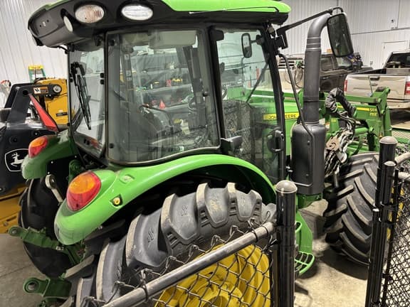 Image of John Deere 5120M equipment image 3